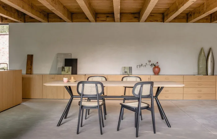 Elias dining table ls5