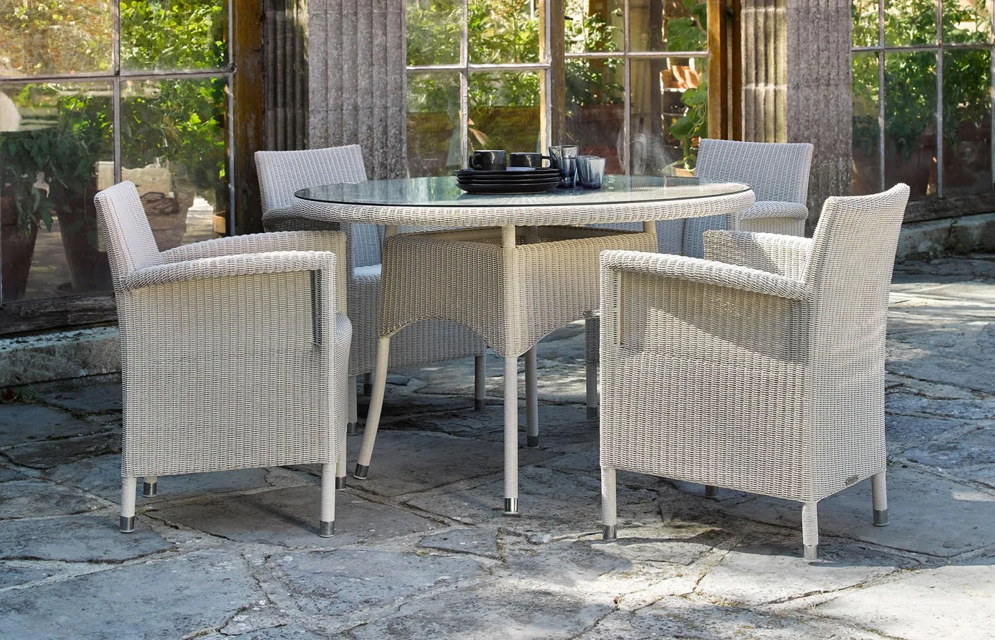 Safi dining table dia120 outdoor LS01