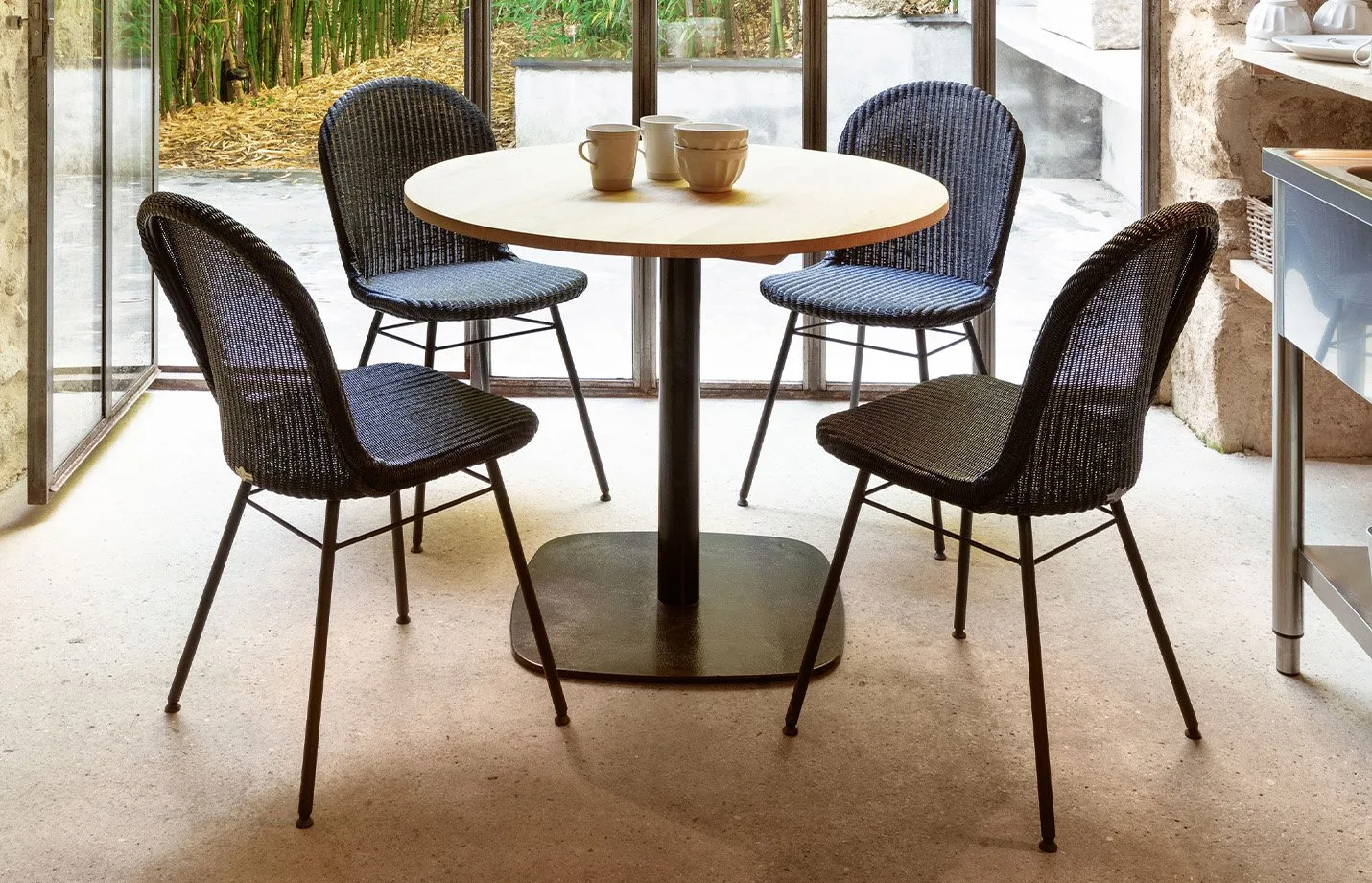 Yann dining chair steel base ls