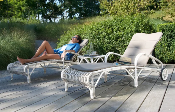 lucy wicker sunlounger with arms ls1